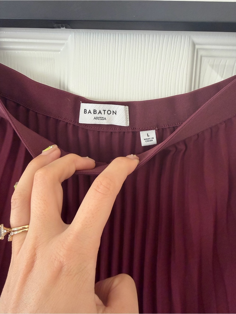 Aritzia Babaton pleated skirt in Burgundy - Picture 3 of 3